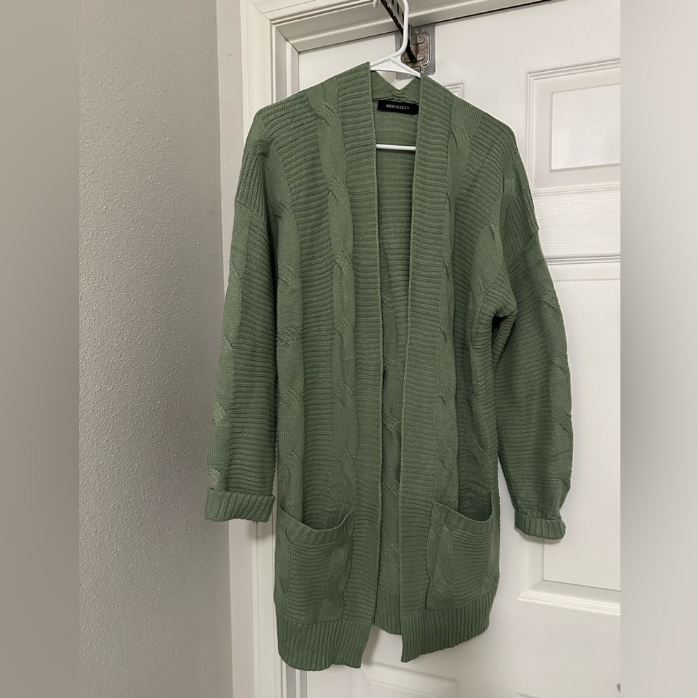Green V-Neck Cardigan with Ribbed Knit Texture